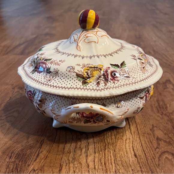 ANTIQUE RIDGWAYS ENGLAND
LYNTON FLORAL 8 IN ROUND
COVERED VEGETABLE DISH - Picture 4 of 11
